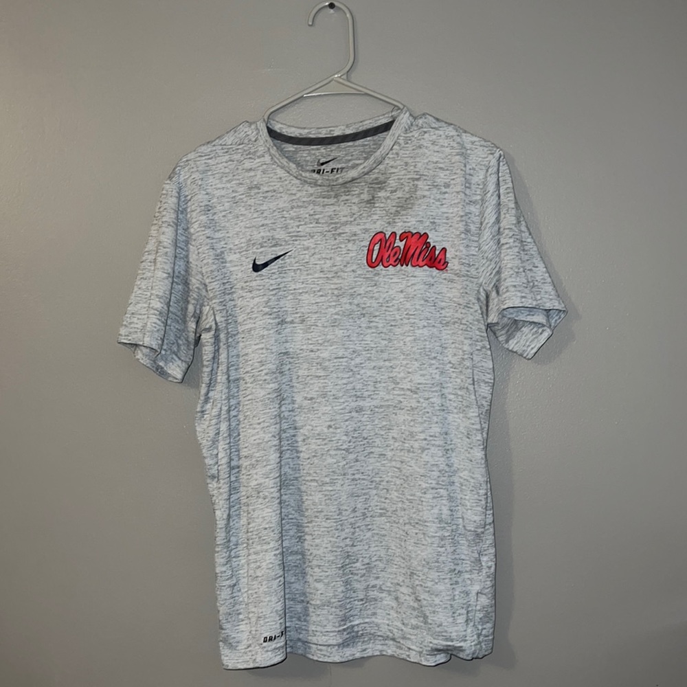 Nike DriFit Ole Miss Men’s Medium Shirt